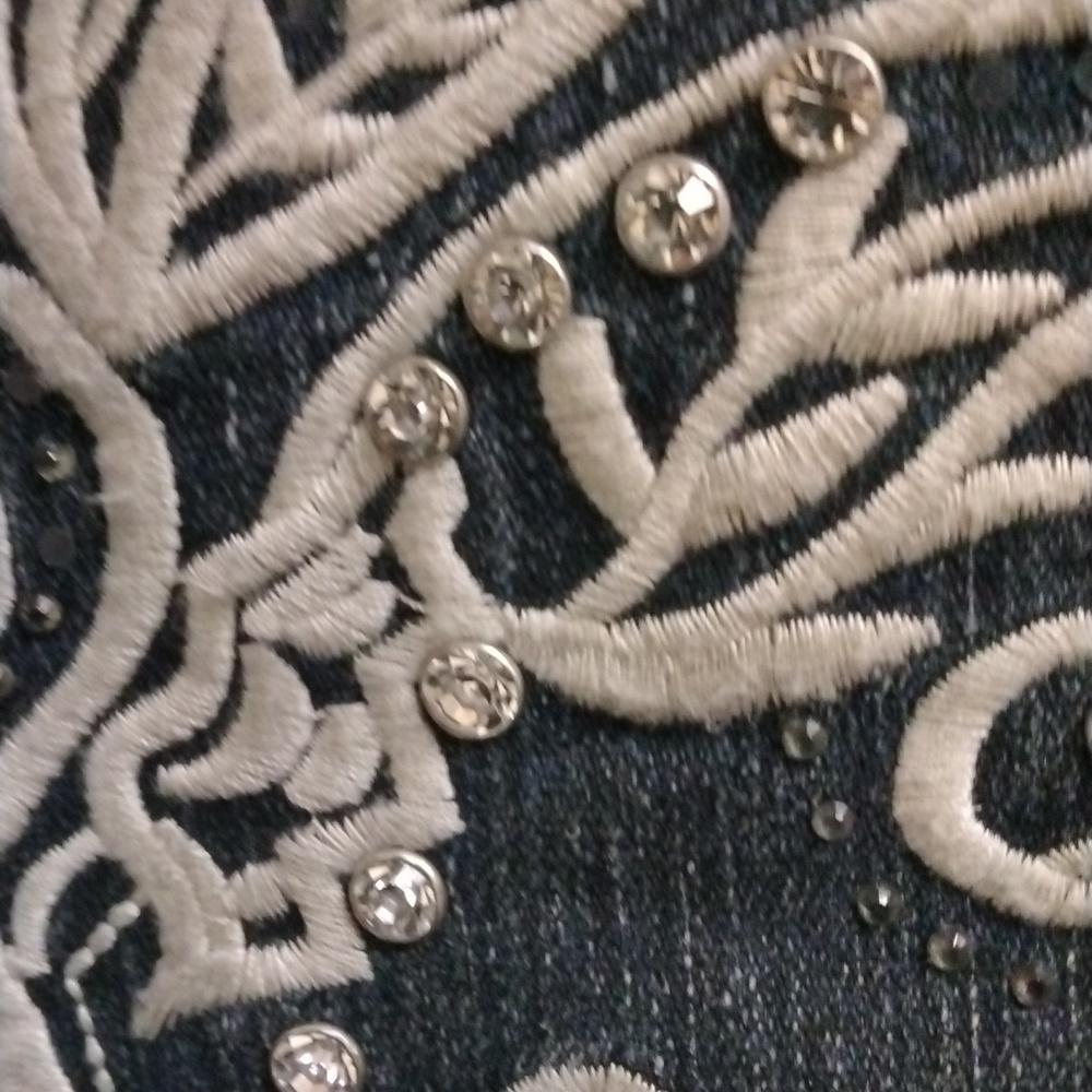 Zenim Denim knee length Denim Jacket with embroidery and rhinestones, size Med - Picture 9 of 9